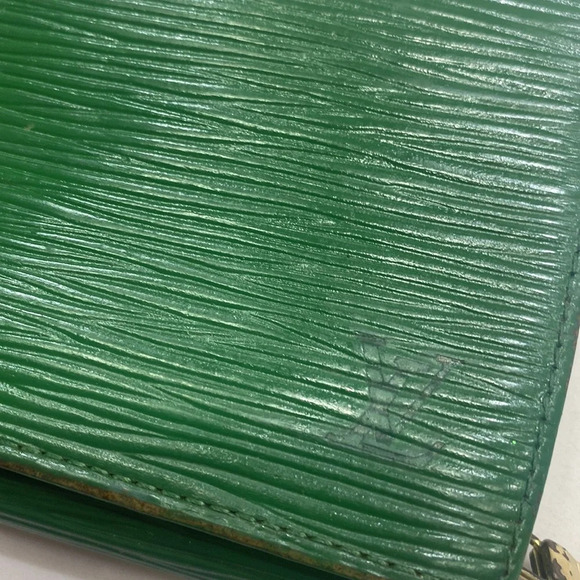 Louis Vuitton LV Green Leather Wallet Vintage EPI - Picture 2 of 11